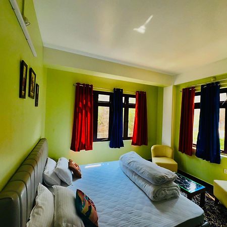 Xtsy Travellers Hostel Shillong Exterior photo