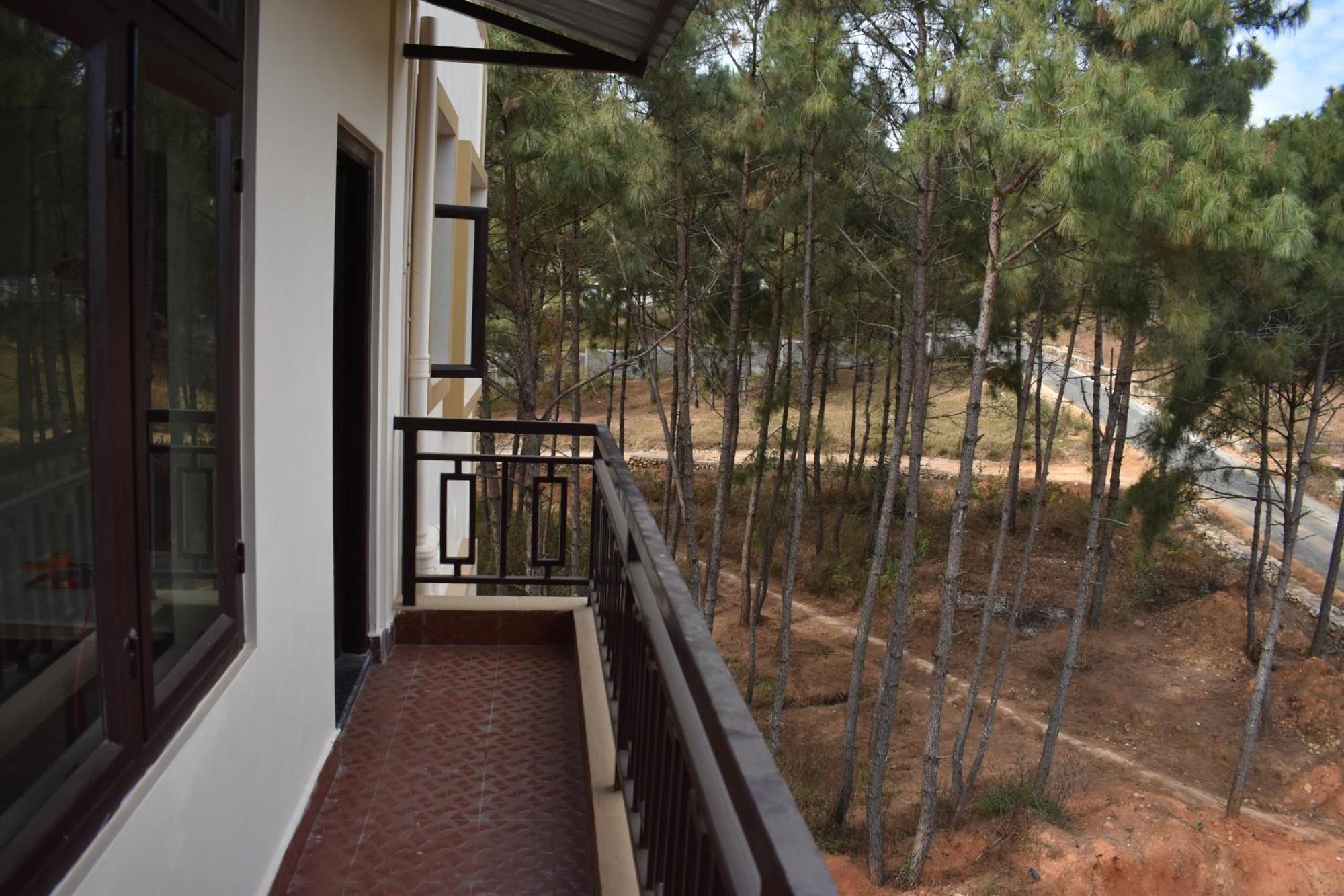Xtsy Travellers Hostel Shillong Exterior photo