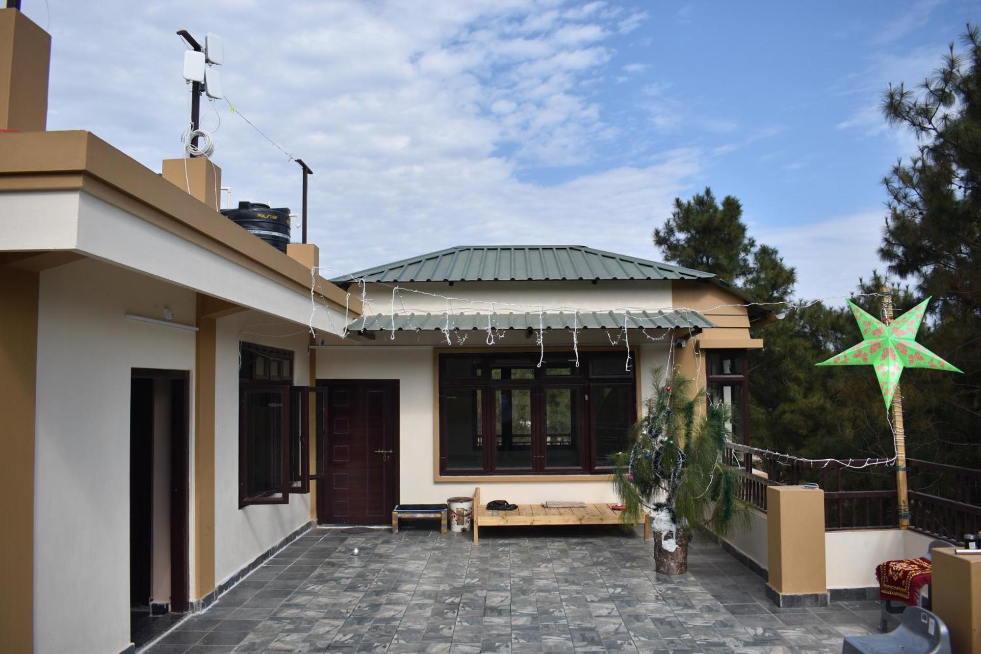 Xtsy Travellers Hostel Shillong Exterior photo