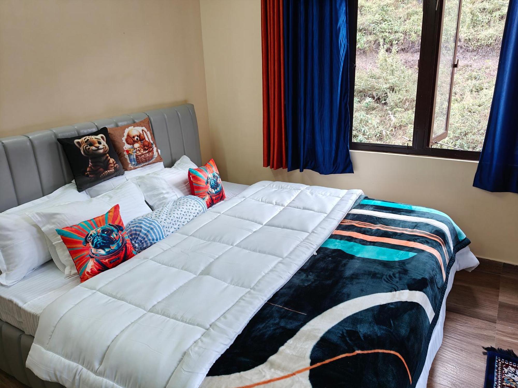 Xtsy Travellers Hostel Shillong Exterior photo