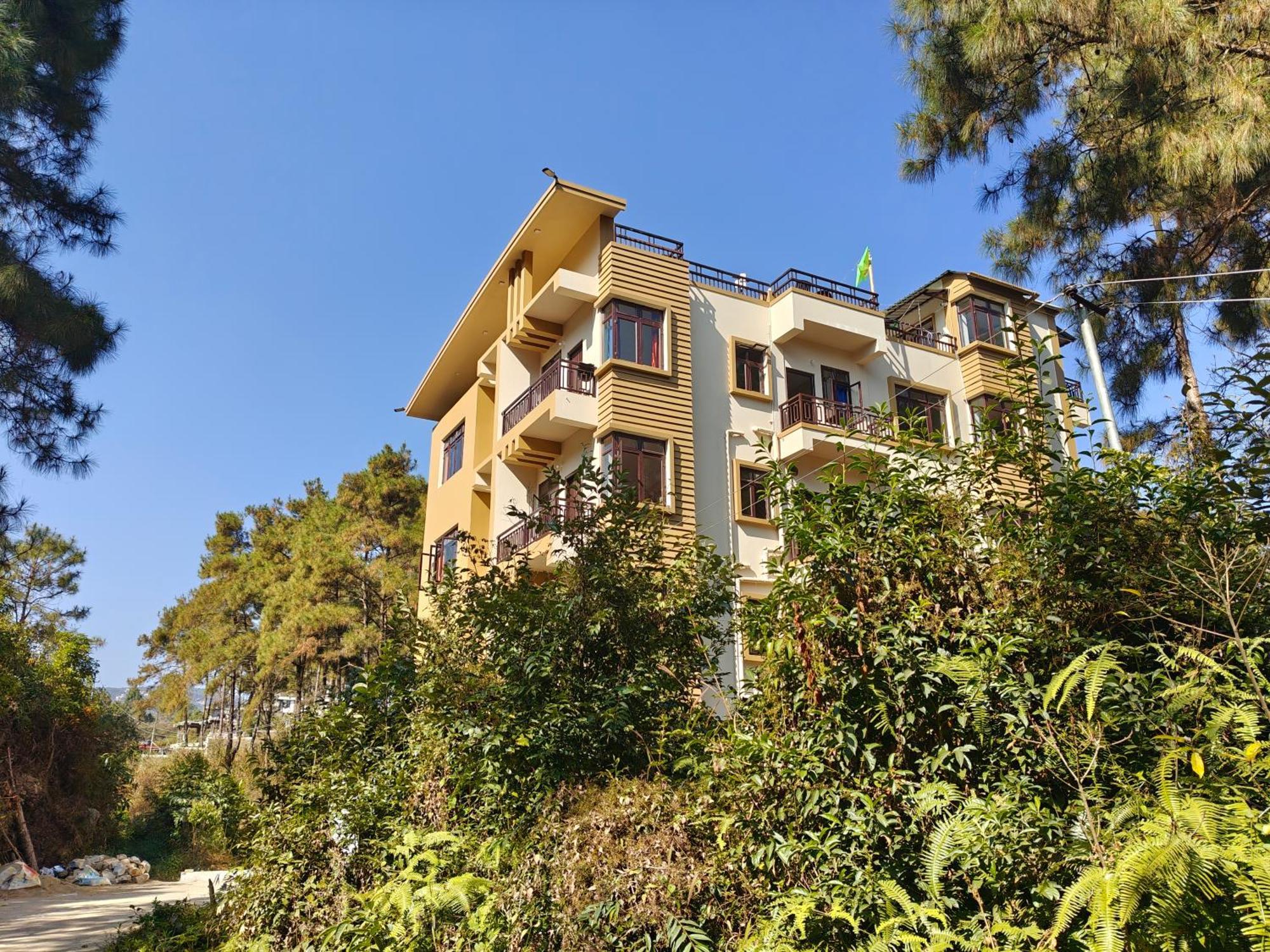 Xtsy Travellers Hostel Shillong Exterior photo