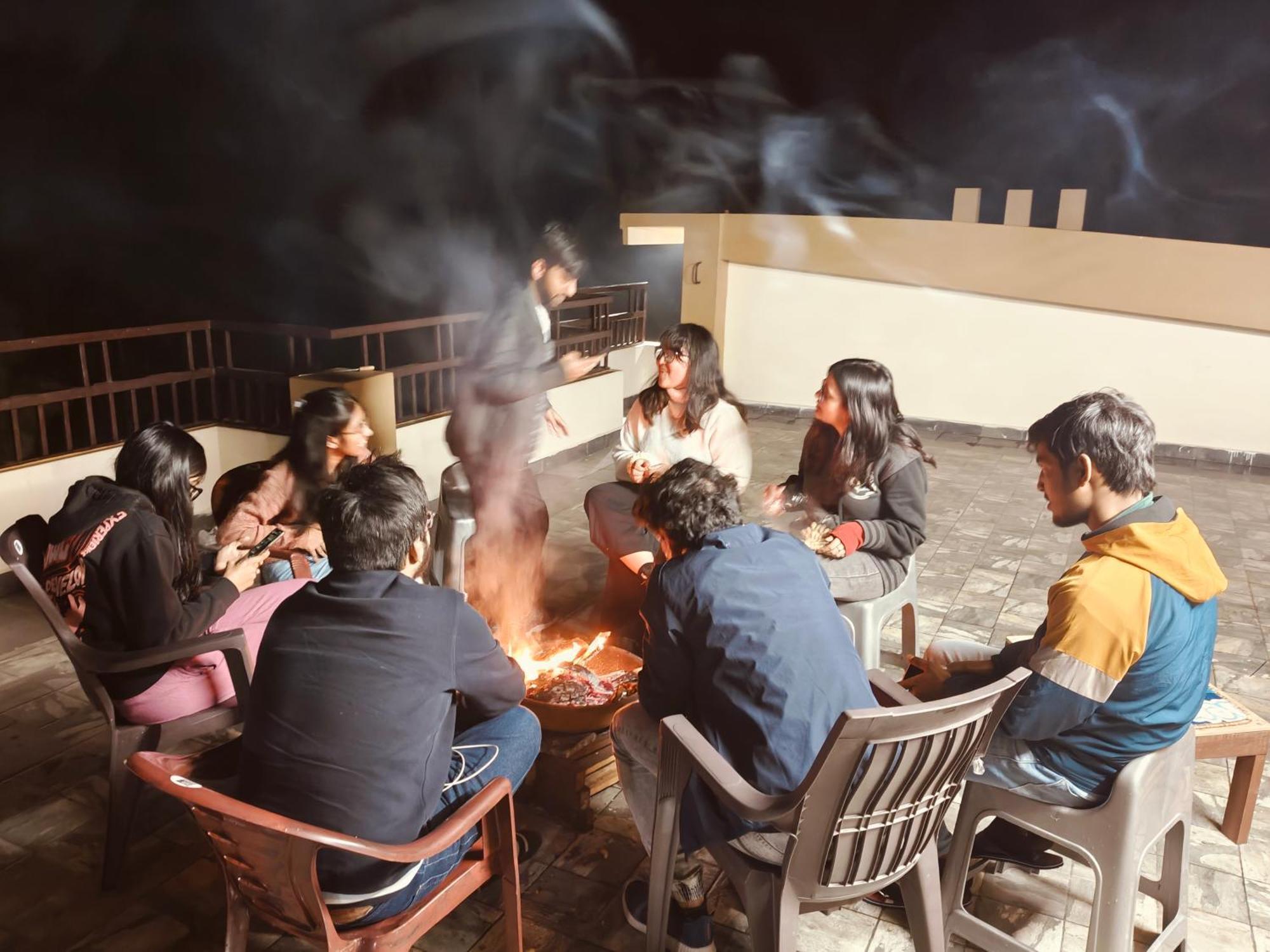 Xtsy Travellers Hostel Shillong Exterior photo