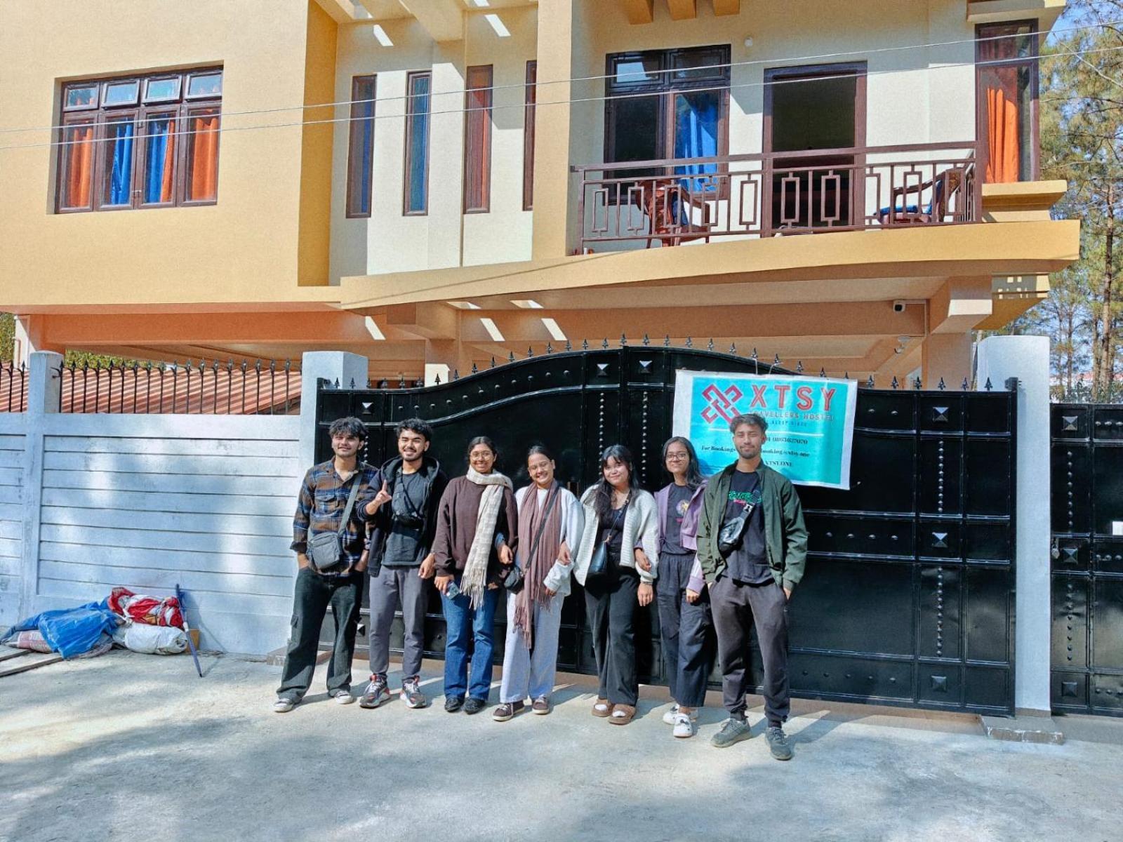 Xtsy Travellers Hostel Shillong Exterior photo