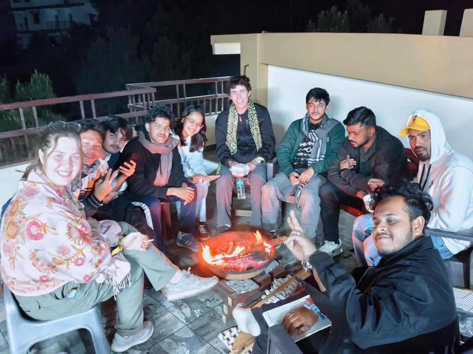 Xtsy Travellers Hostel Shillong Exterior photo