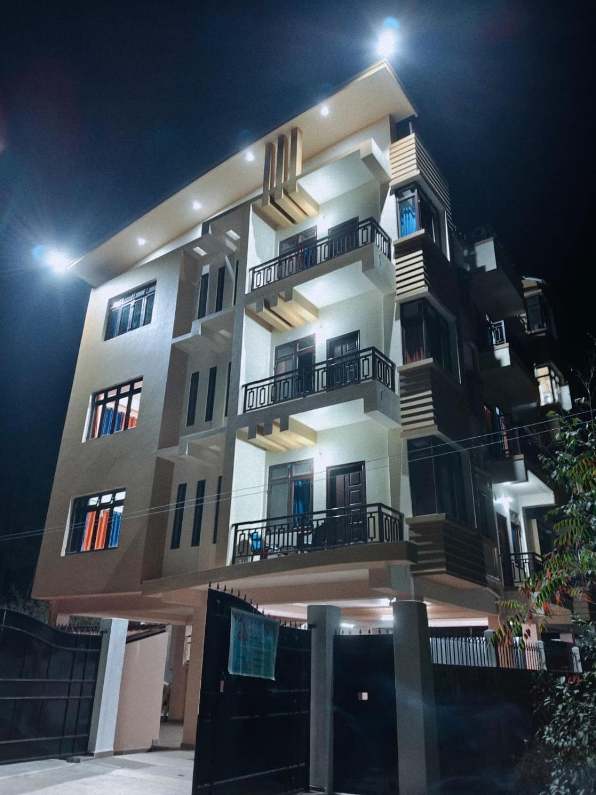 Xtsy Travellers Hostel Shillong Exterior photo
