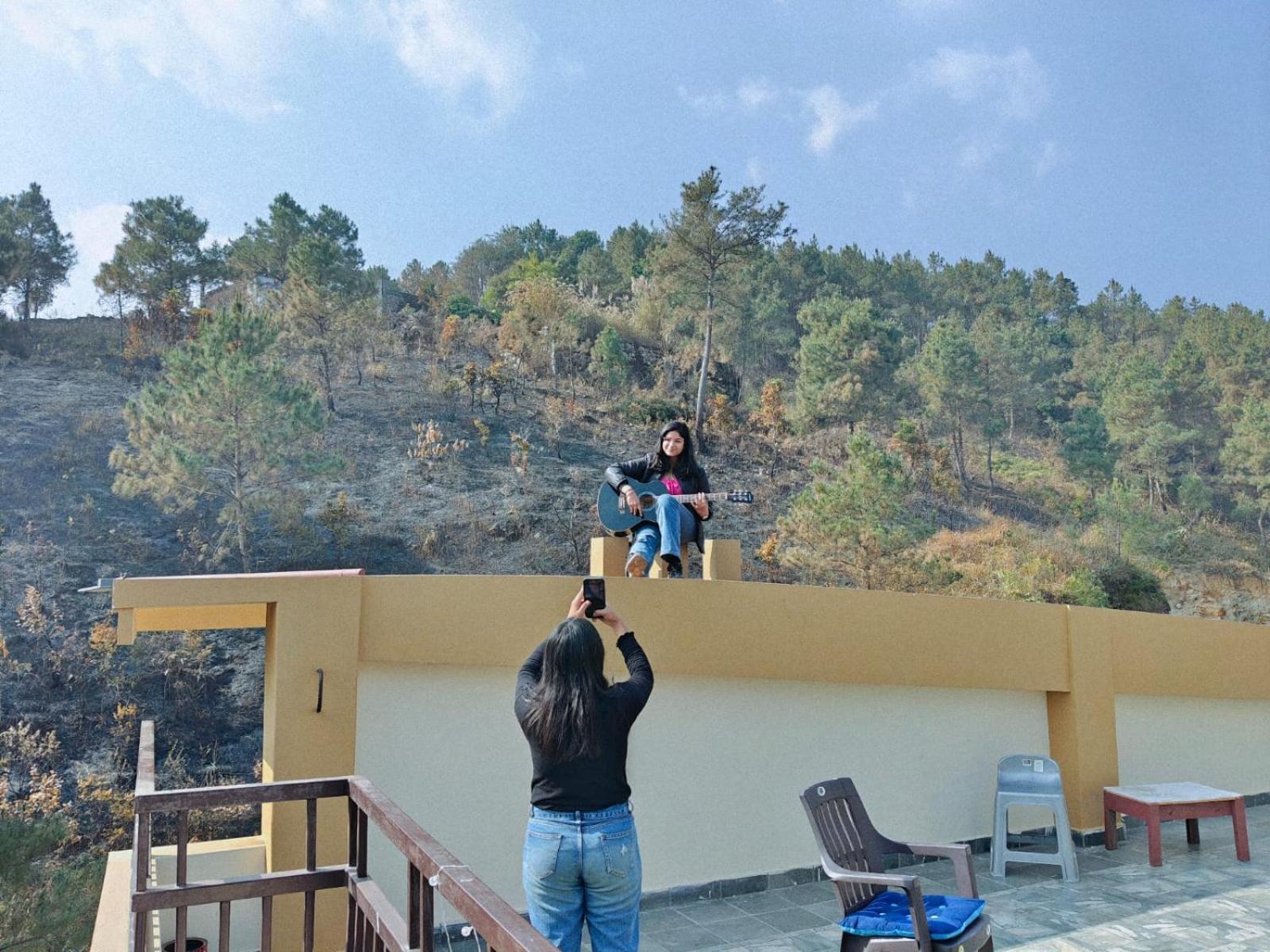 Xtsy Travellers Hostel Shillong Exterior photo