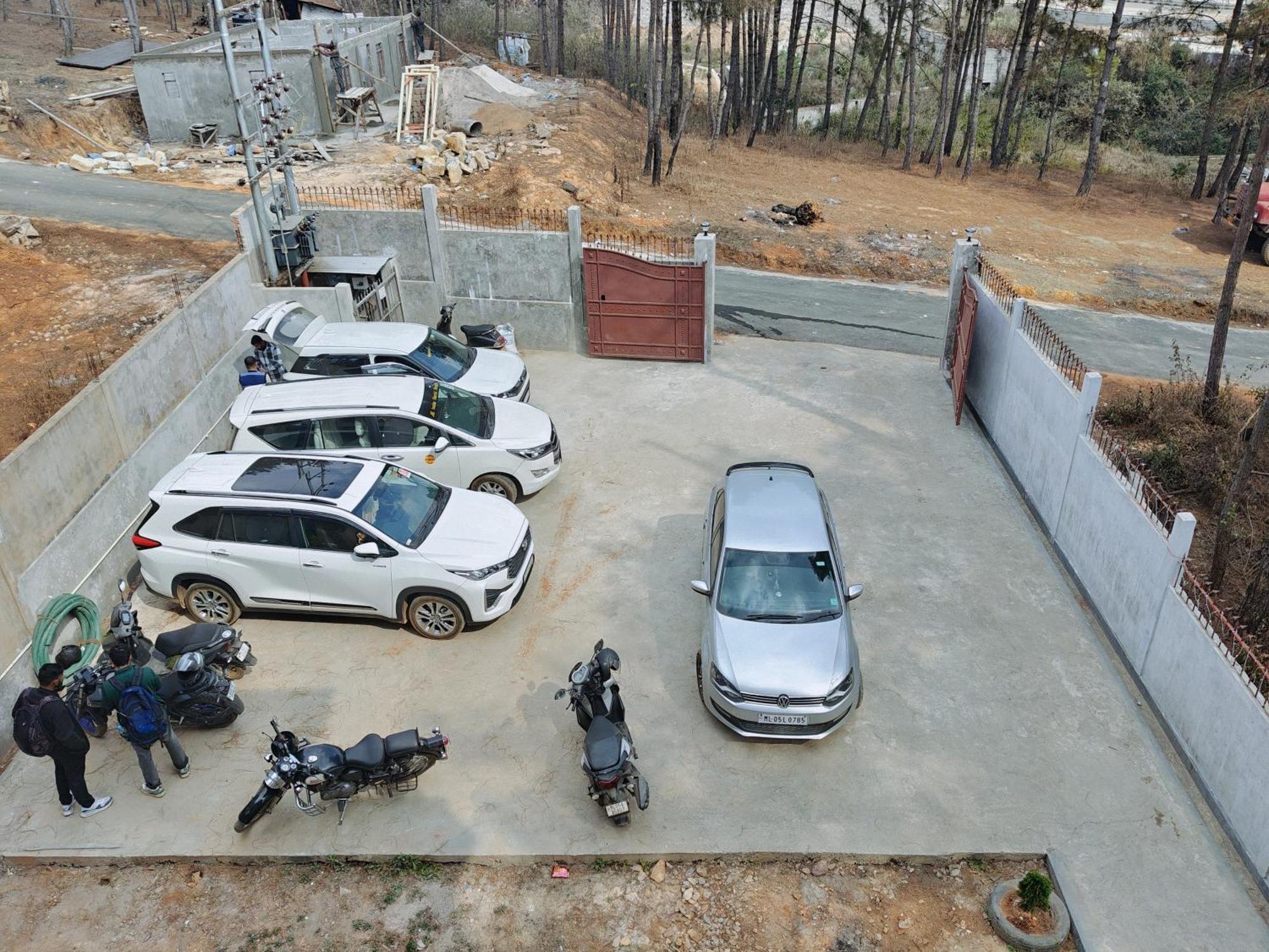 Xtsy Travellers Hostel Shillong Exterior photo