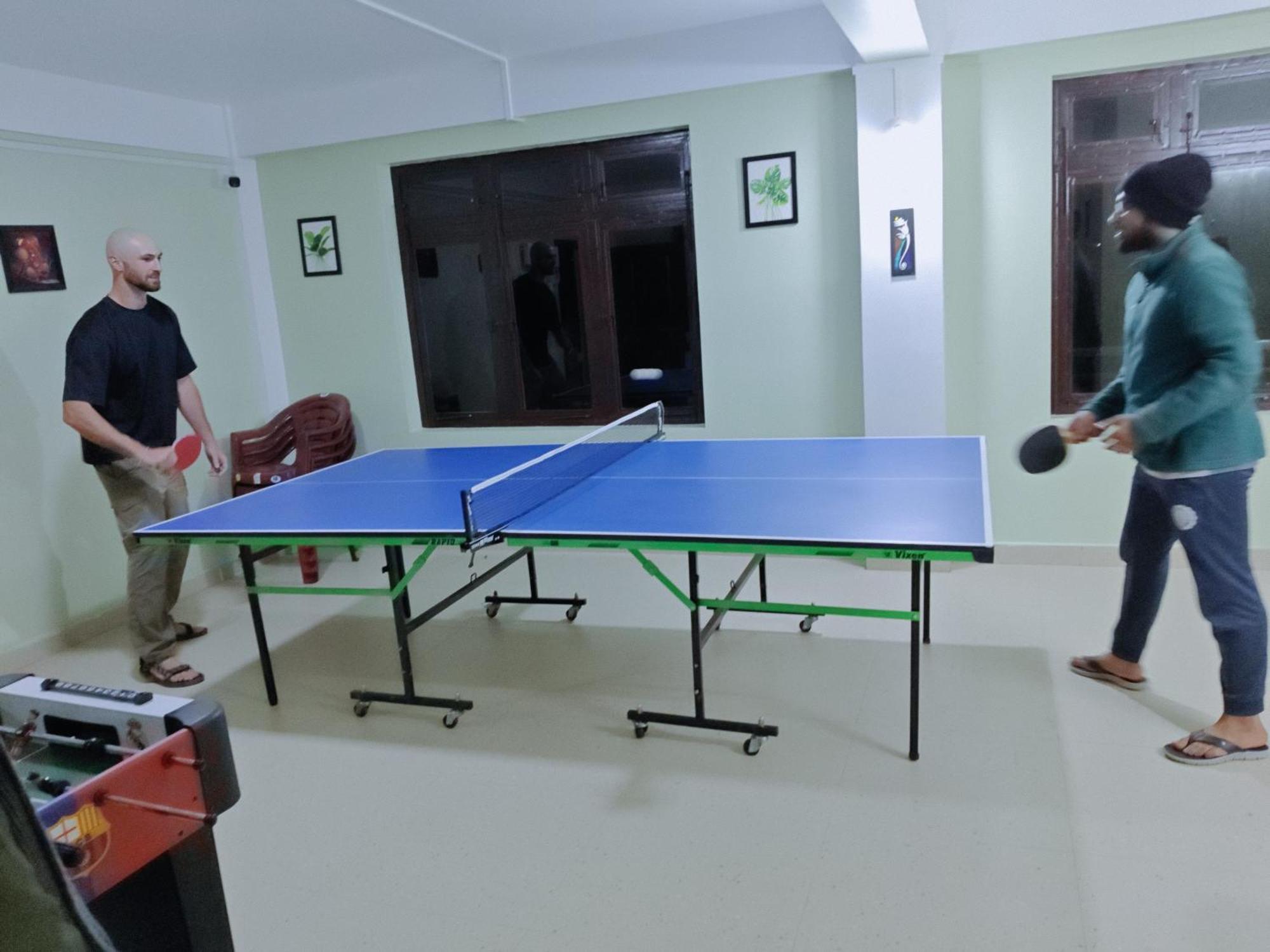 Xtsy Travellers Hostel Shillong Exterior photo