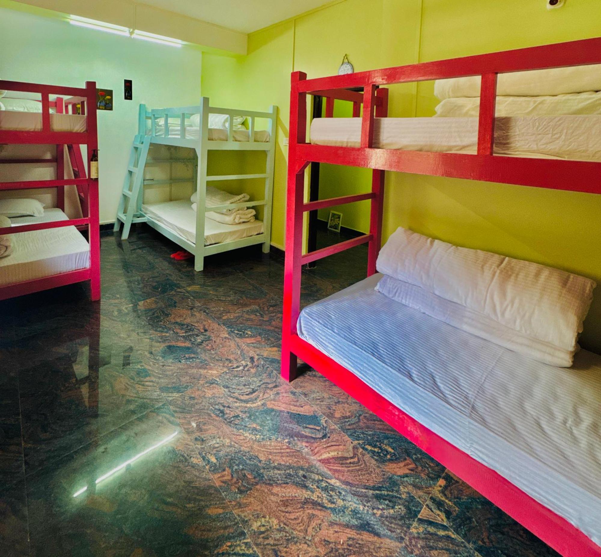 Xtsy Travellers Hostel Shillong Exterior photo