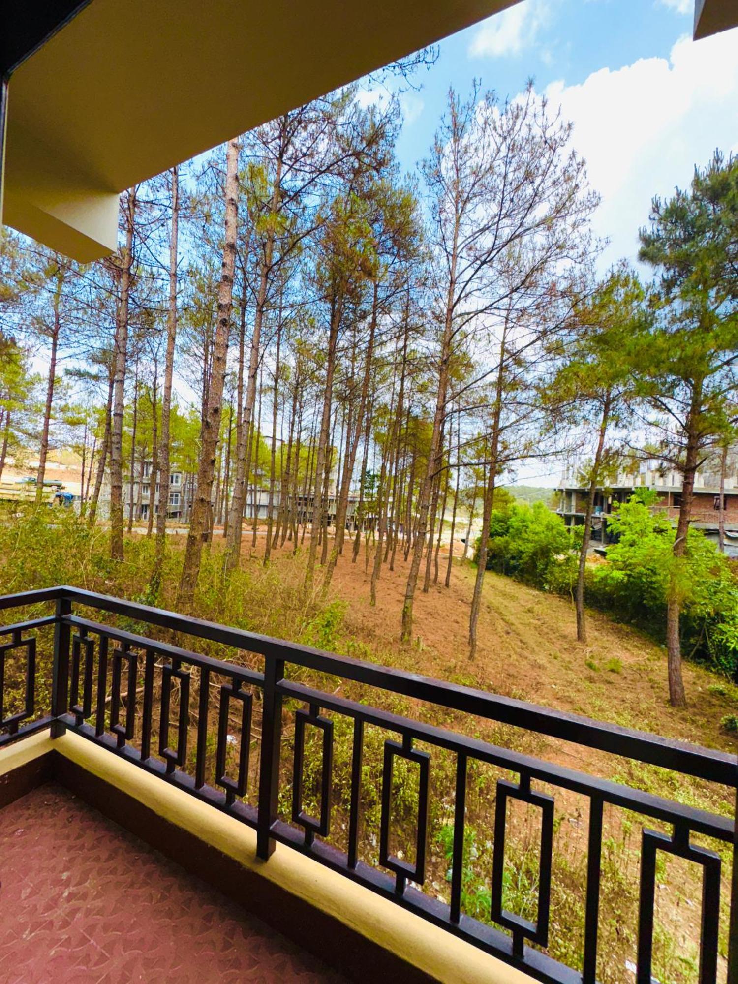 Xtsy Travellers Hostel Shillong Exterior photo