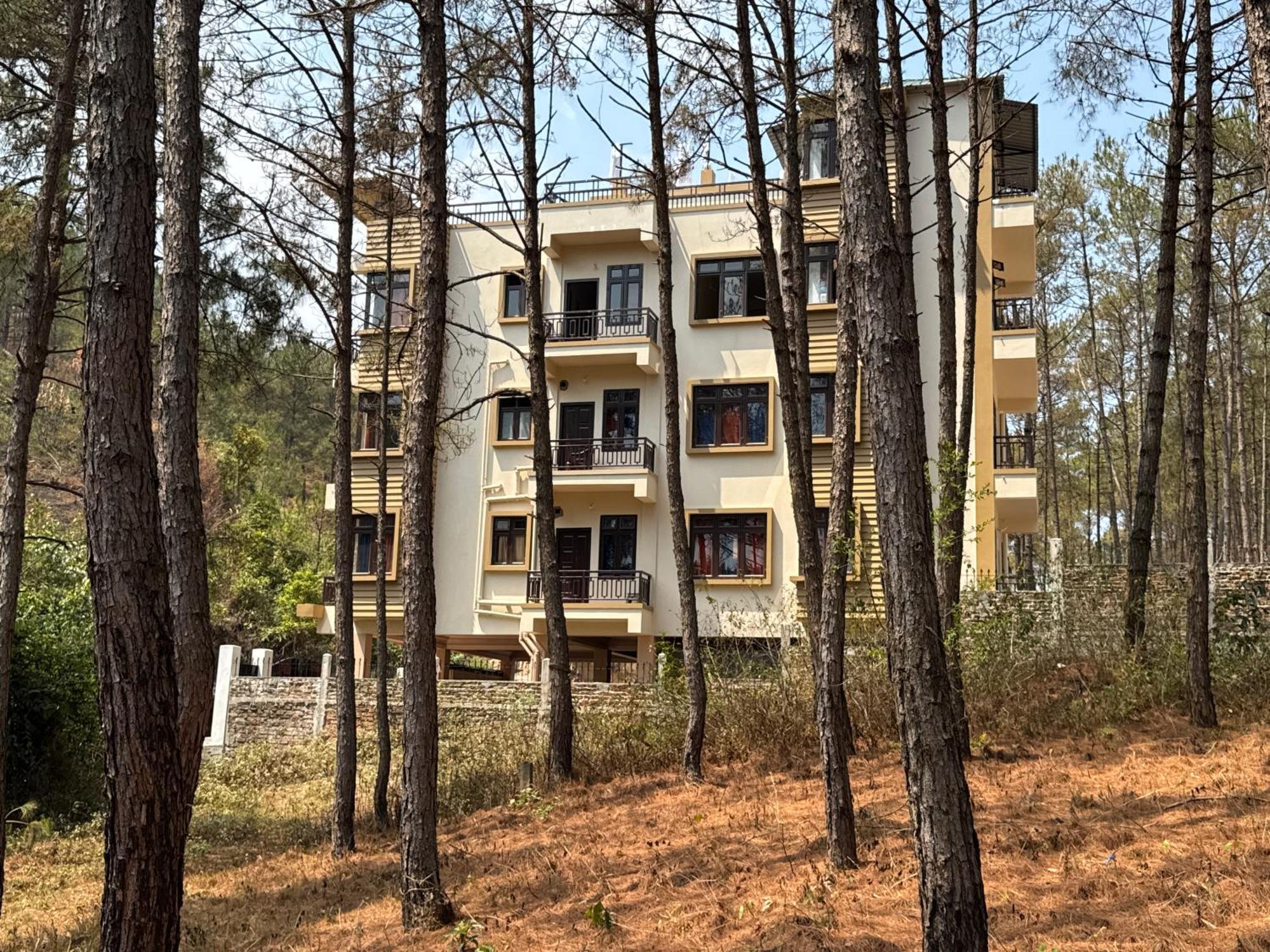 Xtsy Travellers Hostel Shillong Exterior photo