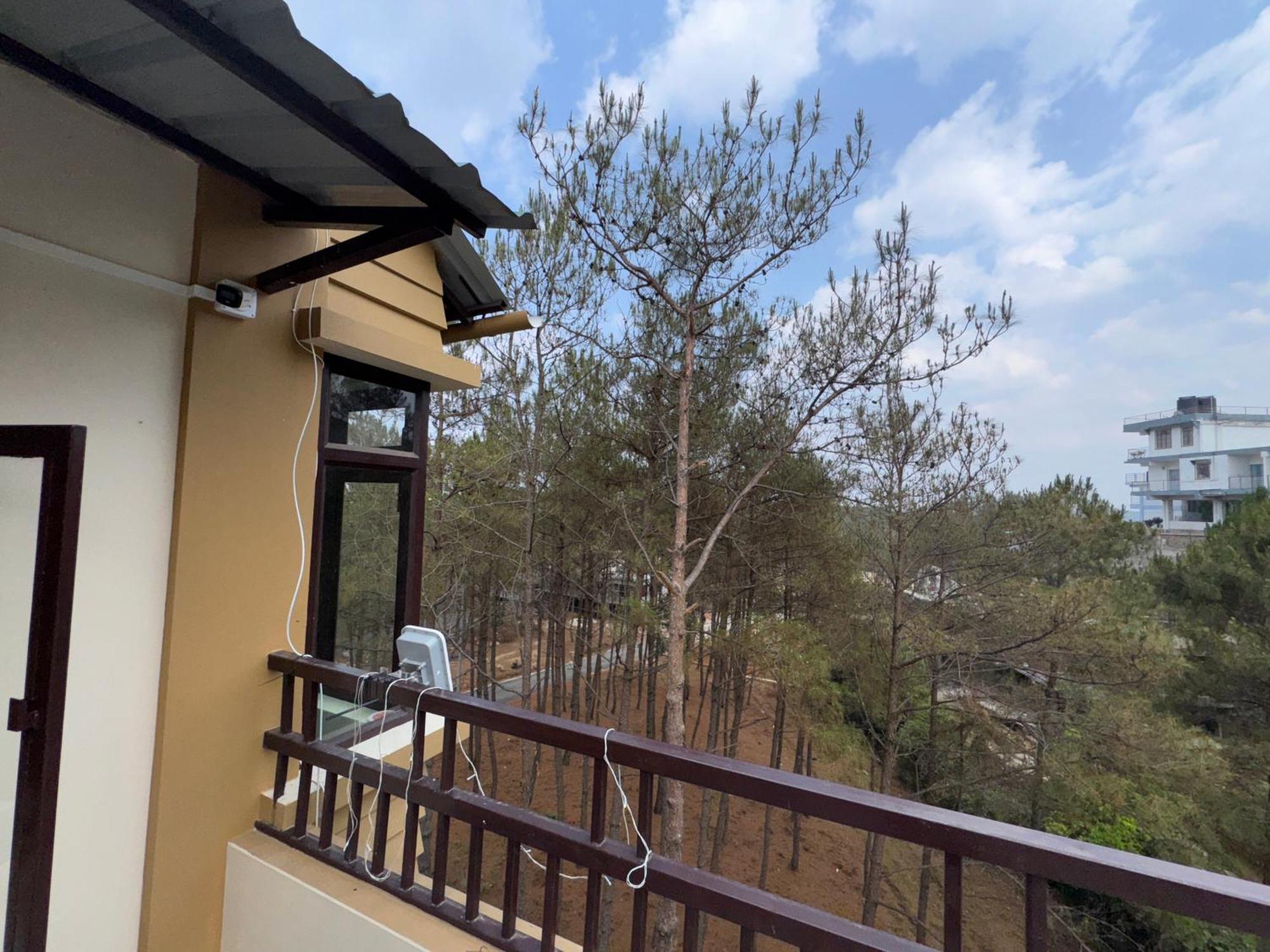 Xtsy Travellers Hostel Shillong Exterior photo