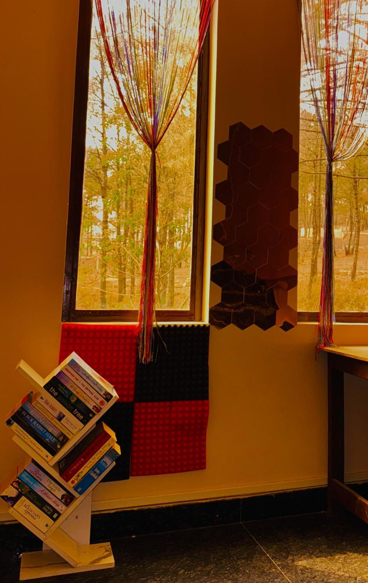 Xtsy Travellers Hostel Shillong Exterior photo