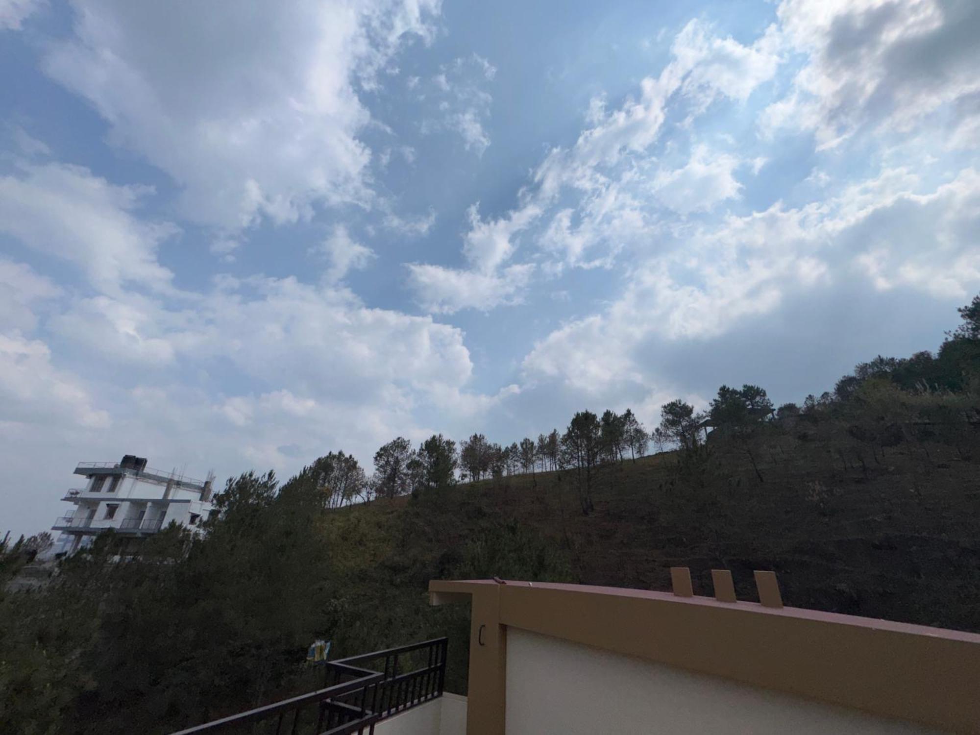 Xtsy Travellers Hostel Shillong Exterior photo