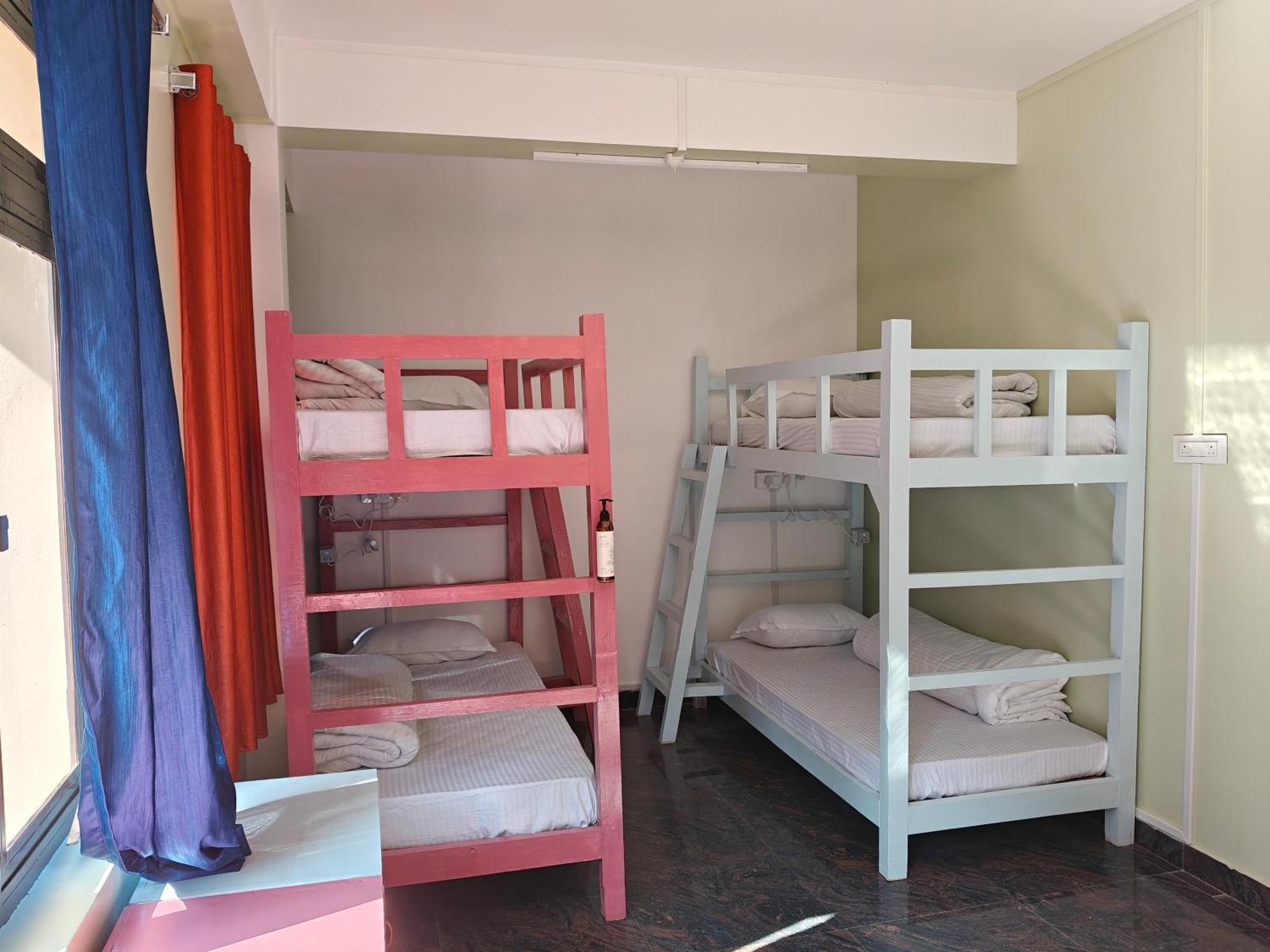 Xtsy Travellers Hostel Shillong Room photo