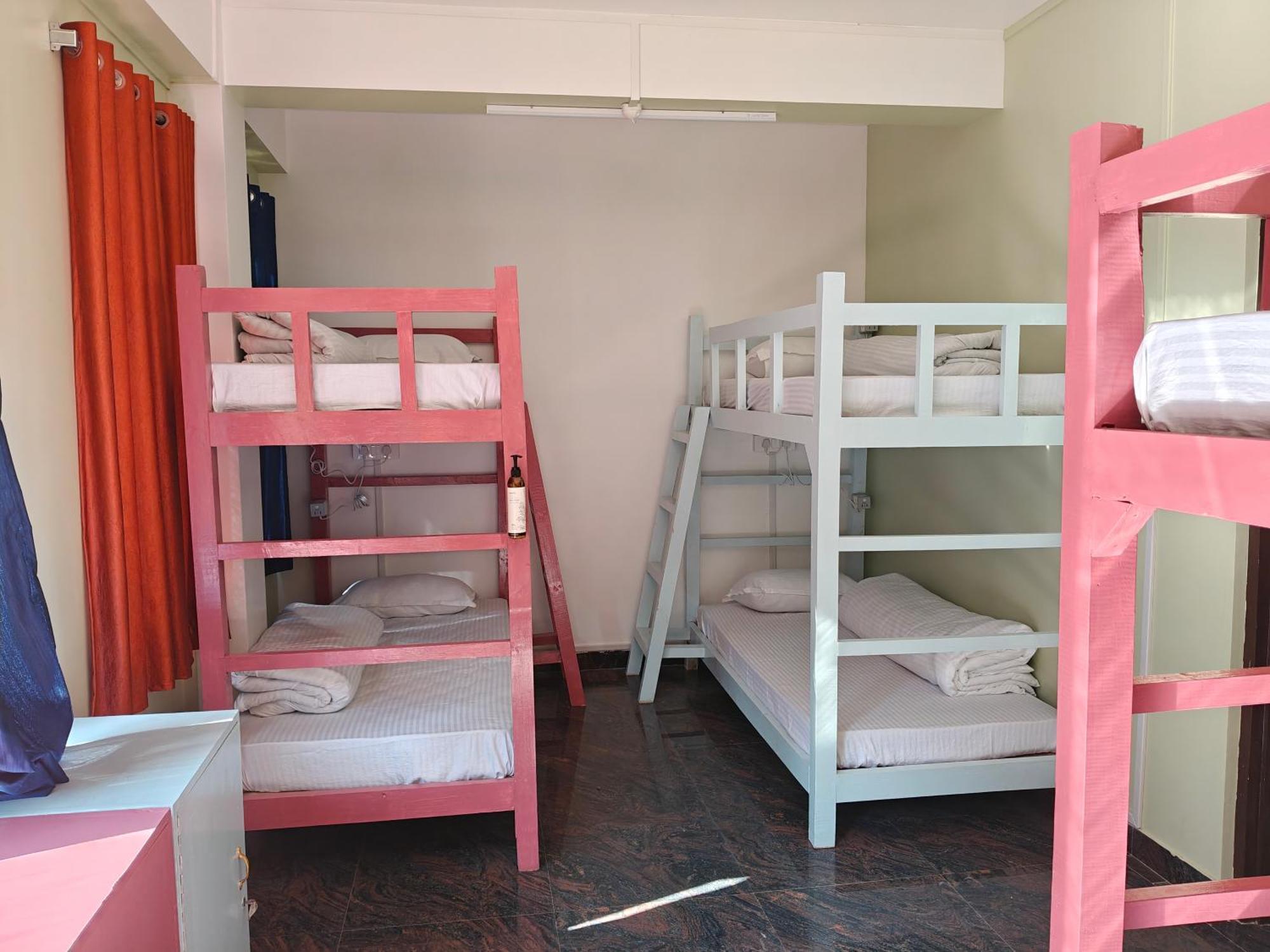 Xtsy Travellers Hostel Shillong Room photo